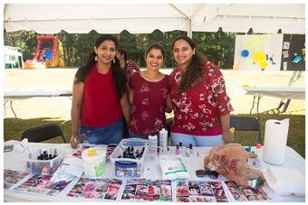 StMarys_Swapna Reenu Betsy at Nail Painting Booth_340.jpg